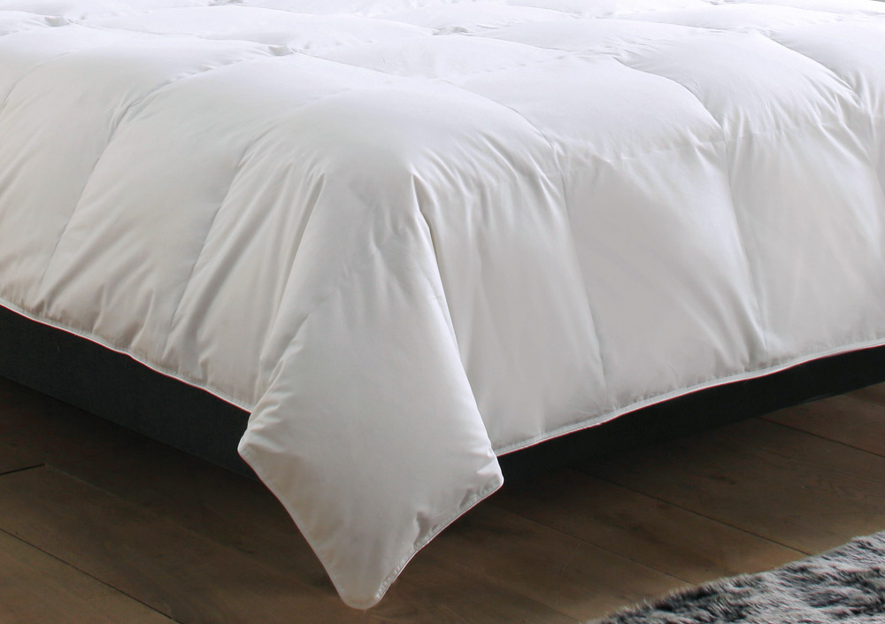 Одеяло пуховое Blanc des Vosges Palace 200х200 всесезонное