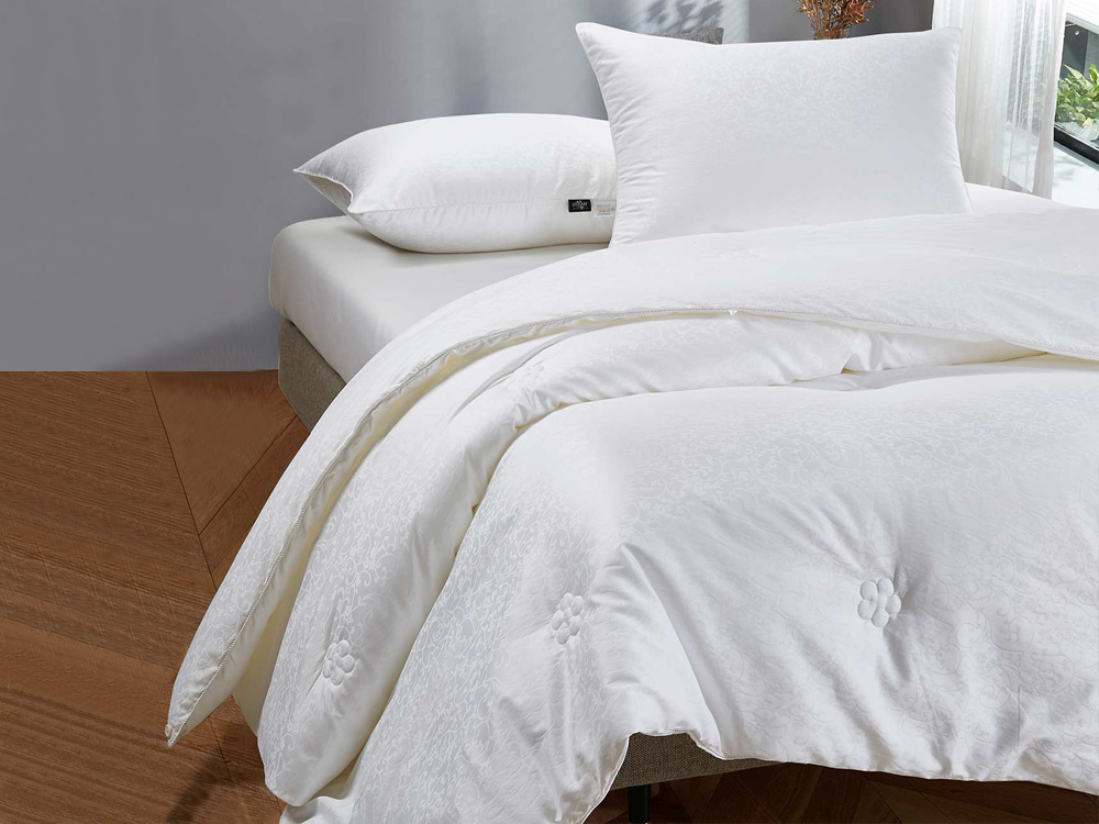 Одеяло шелковое OnSilk Comfort Premium 140х205 всесезонное