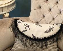 Декоративная подушка Laroche Косметичка 30х43 с бахромой - фото 1