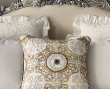 Декоративная подушка Laroche Руммана 45х45 с вышивкой - фото 1